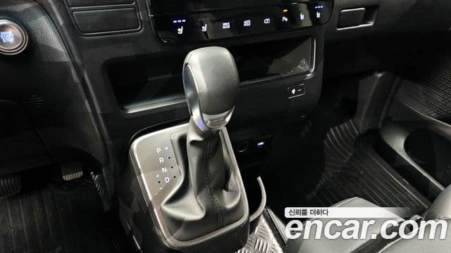 Hyundai Staria Modern, 2025 9