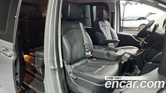 Hyundai Staria Modern, 2025 10