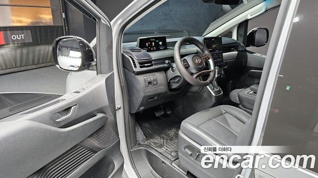 Hyundai Staria Modern, 2025 11