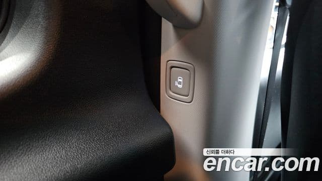 Hyundai Staria Modern, 2025 19