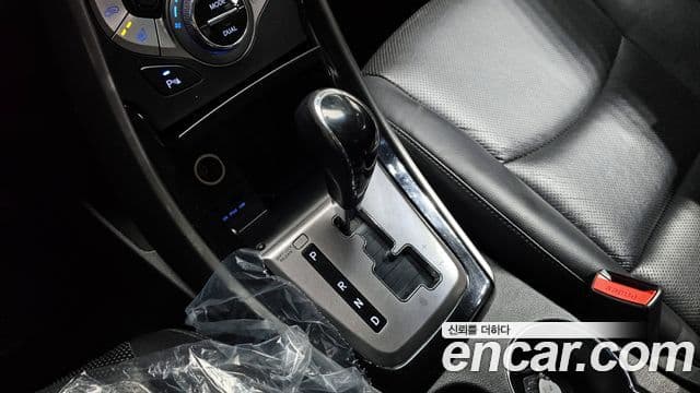 Hyundai Avante MD Premium, 2014 9