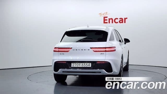 Genesis GV70, 2021 4