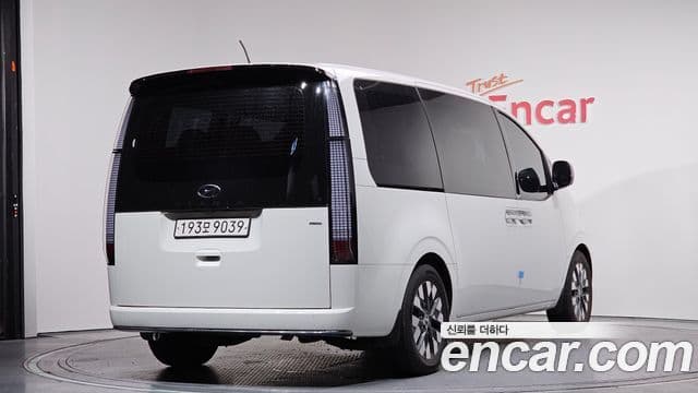 Hyundai Staria Inspiration, 2022 2