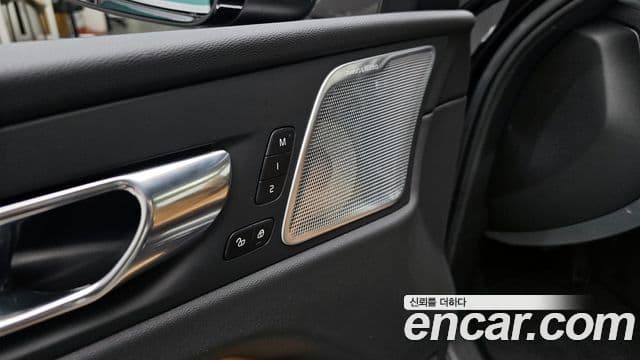 Volvo XC60 2세대 B5 Ultimate Bright, 2024 16