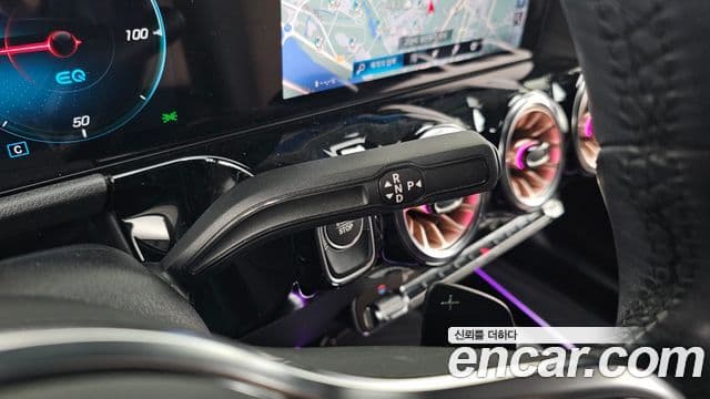 Mercedes-Benz EQA H243, 2022 9