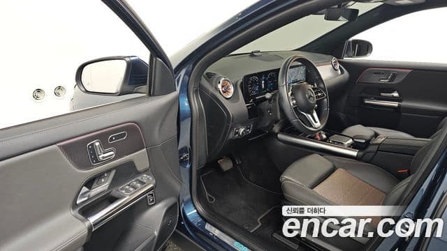 Mercedes-Benz EQA H243, 2022 10