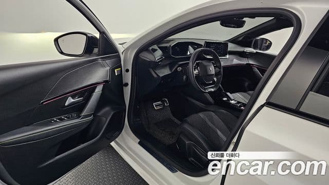 Peugeot e-208 2세대 GT, 2021 10