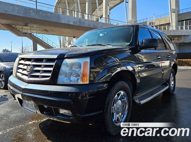 Cadillac Escalade 2세대, 2004 1
