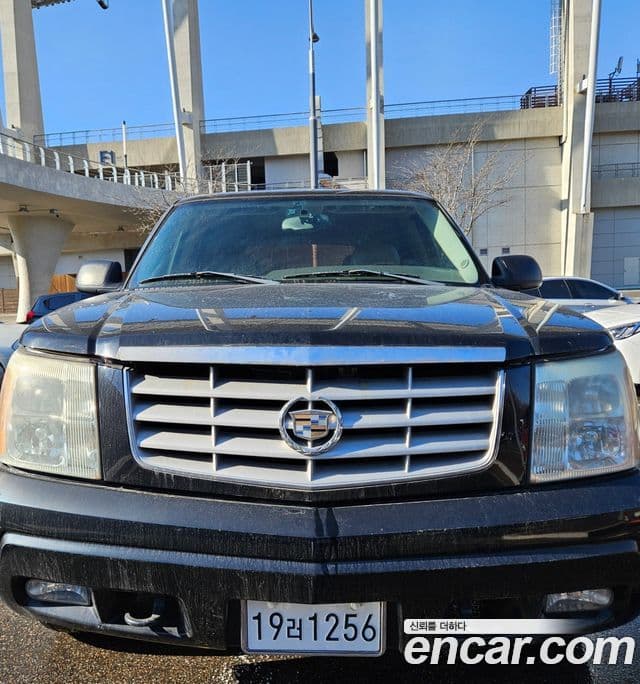Cadillac Escalade 2세대, 2004 3