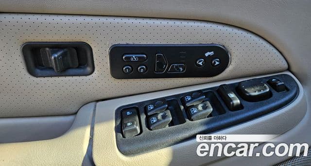 Cadillac Escalade 2세대, 2004 8