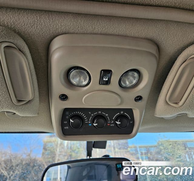 Cadillac Escalade 2세대, 2004 11