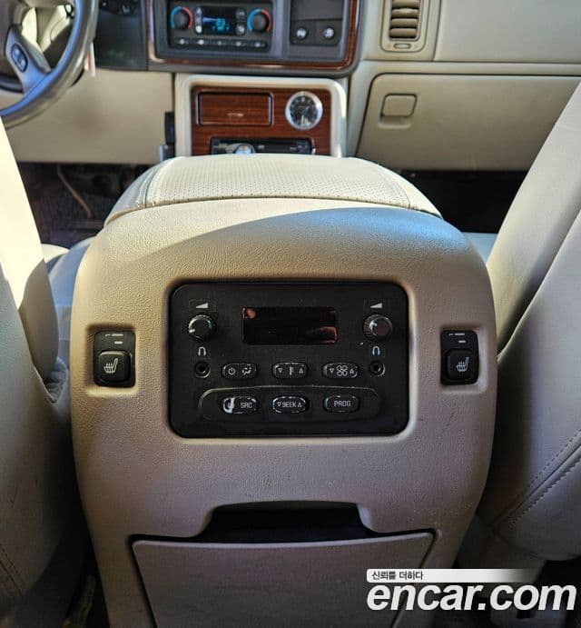 Cadillac Escalade 2세대, 2004 12