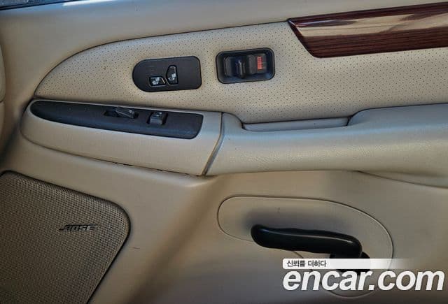 Cadillac Escalade 2세대, 2004 13