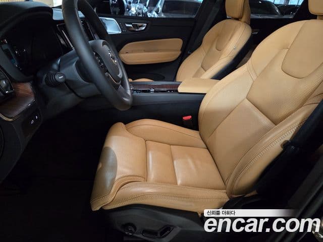 Volvo XC60 2세대 T8 Ultimate Bright, 2024 10