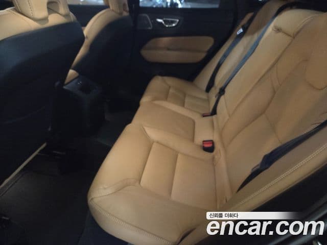 Volvo XC60 2세대 T8 Ultimate Bright, 2024 11