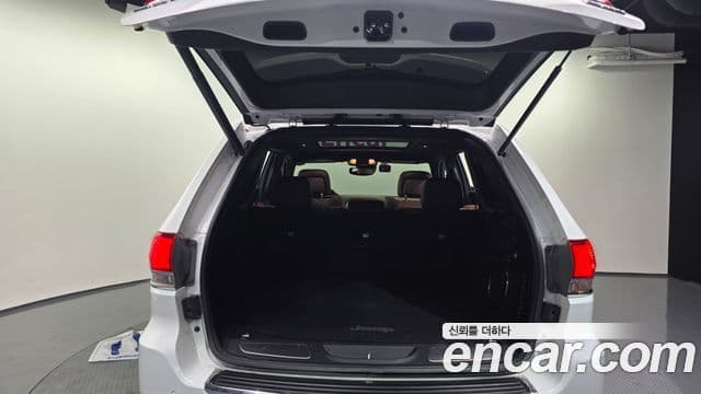 Jeep Grand Cherokee WK2, 2020 20