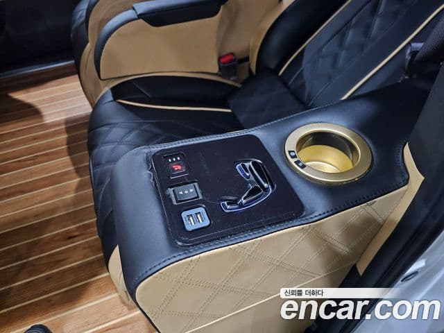 Kia Carnival 4세대 9인승 High Limousine(компания по спецнадстройкам), 2022 14