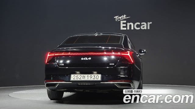 Kia K8 гибрид Signature, 2022 4