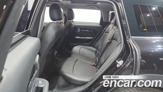 Mini Cooper 클럽맨 2세대, 2021 12