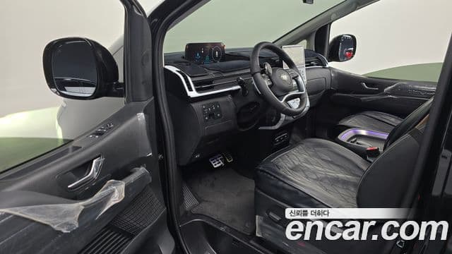 Hyundai Staria Inspiration, 2025 11