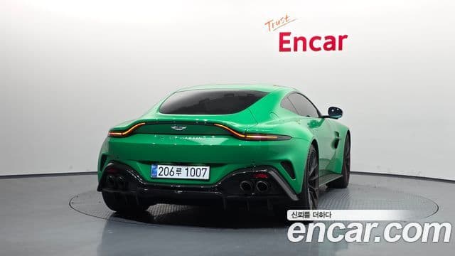 Aston Martin 밴티지 2세대 4.0 V8 купе, 2025 4