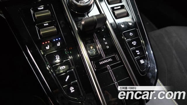 Aston Martin 밴티지 2세대 4.0 V8 купе, 2025 9