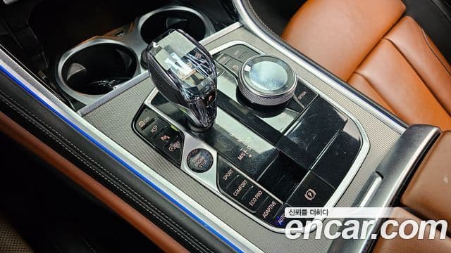 BMW 8시리즈 (G15) 840i xDrive M Sport first Edition купе, 2020 9