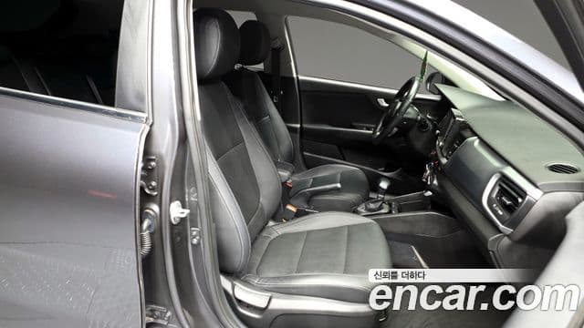 Kia Stonic Trendy, 2020 11