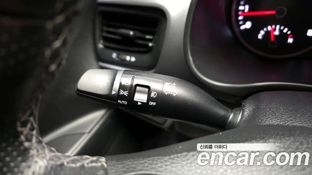 Kia Stonic Trendy, 2020 18