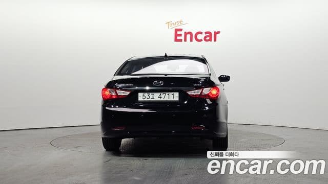 Hyundai YF Sonata Luxury, 2011 4