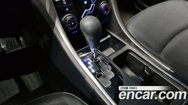 Hyundai YF Sonata Luxury, 2011 9