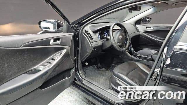 Hyundai YF Sonata Luxury, 2011 10