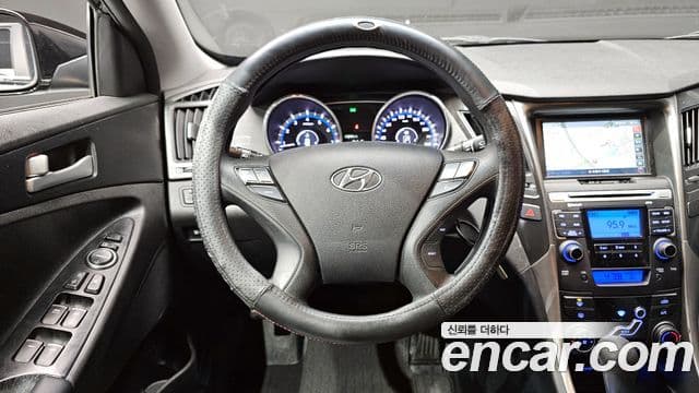 Hyundai YF Sonata Luxury, 2011 13