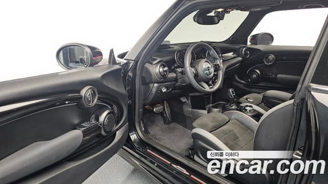 Mini Cooper S 3세대, 2023 10