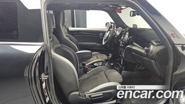 Mini Cooper S 3세대, 2023 11