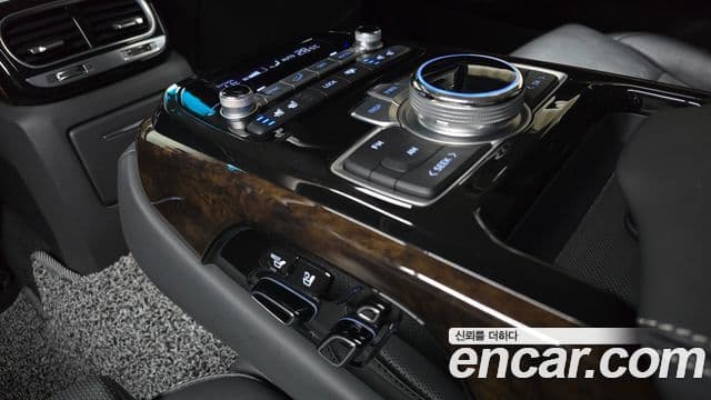 Genesis G90 Luxury, 2019 18