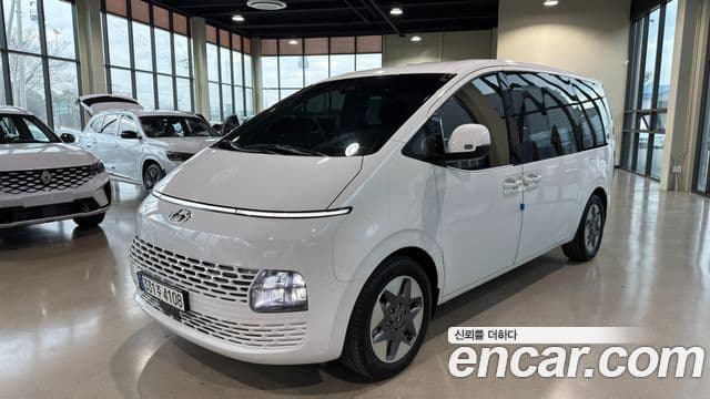 Hyundai Staria Modern, 2023 1