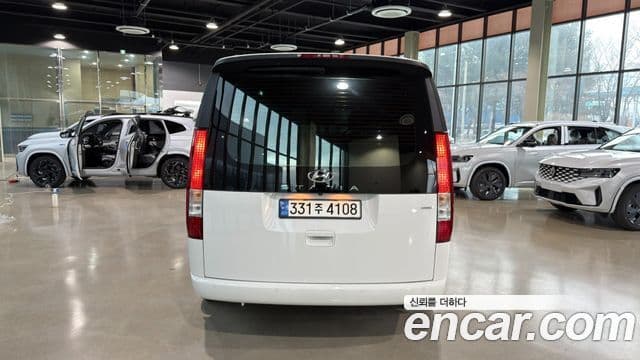 Hyundai Staria Modern, 2023 4
