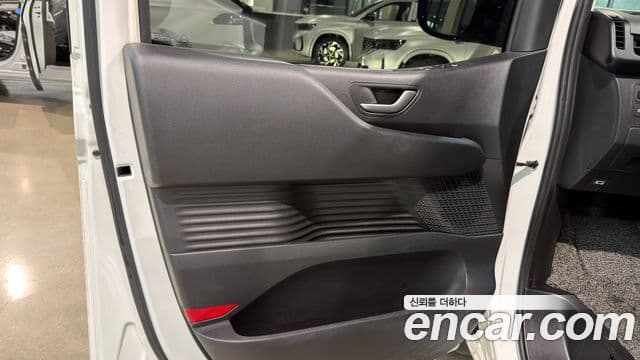 Hyundai Staria Modern, 2023 17