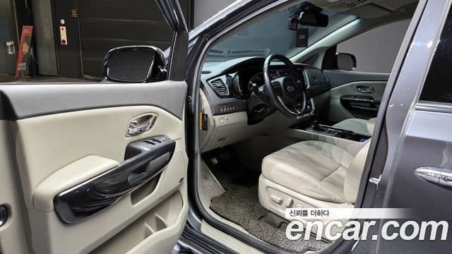 Kia All New Carnival Noblesse, 2016 11