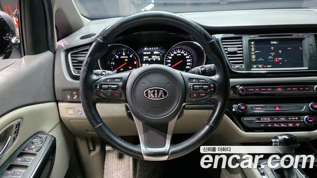 Kia All New Carnival Noblesse, 2016 13