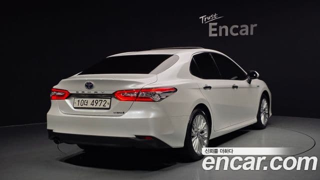 Toyota 캠리 (XV70) 2.5 XLE гибрид, 2019 2