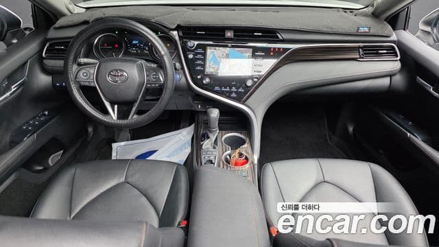 Toyota 캠리 (XV70) 2.5 XLE гибрид, 2019 7