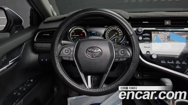 Toyota 캠리 (XV70) 2.5 XLE гибрид, 2019 13