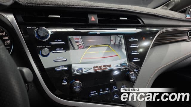 Toyota 캠리 (XV70) 2.5 XLE гибрид, 2019 15