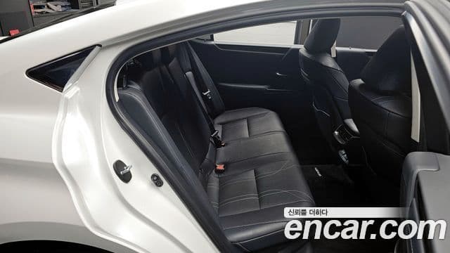 Lexus ES300h 7세대 Luxury Plus, 2021 11