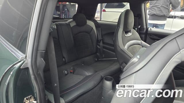 Mini Cooper S 3세대, 2023 12