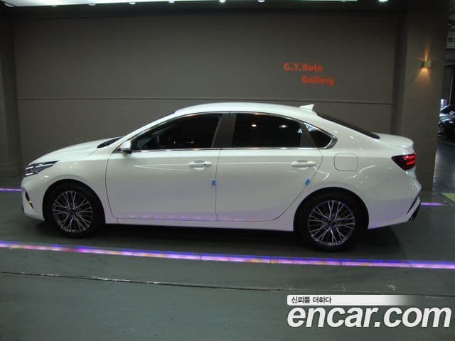 Kia The / новый New K3 2세대 Signature, 2023 3