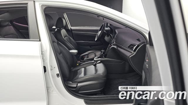 Hyundai Avante AD 1.6 GDI Value Plus, 2018 12