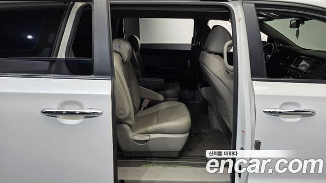 Kia All New Carnival Prestige, 2016 12